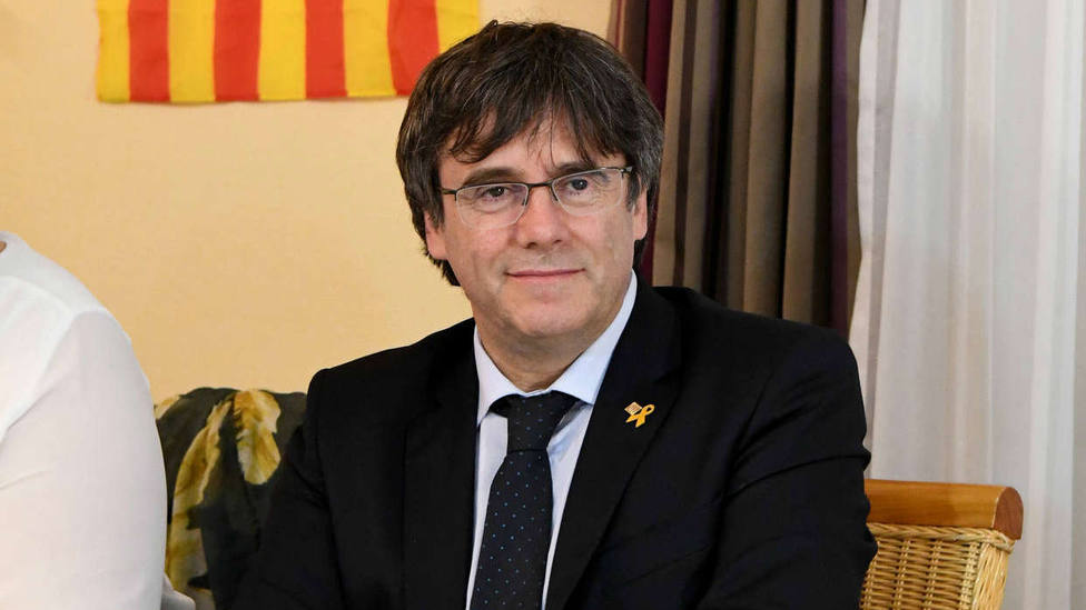Puigdemont prepara una campaña de firmas para pedir a Bruselas que tome medidas contra España