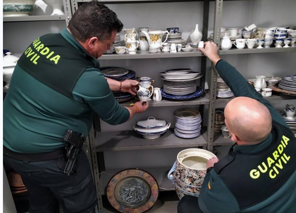 Detenidos dos experimentados delincuentes por el robo de 400 piezas de porcelana de los siglos XVIII y XIX