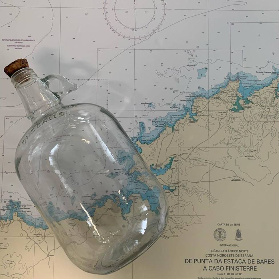 Imagen de la botella sobre la que se basa la exposición - FOTO: Museo Mares de Cedeira