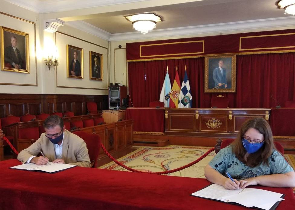 Firma del convenio del Concello con la Asociación ASCM - FOTO: Concello Ferrol