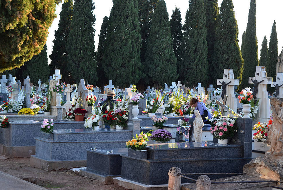 Medidas y horarios de apertura de los cementerios de las cabeceras de comarca ante Todos los Santos