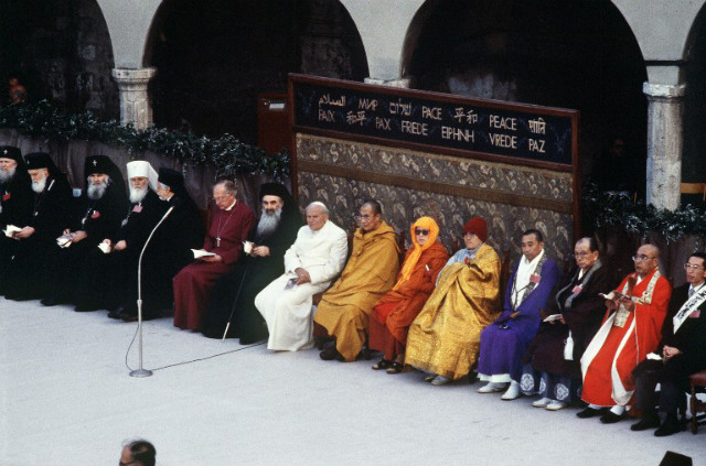 El encuentro de Juan Pablo II en 1986 con los líderes religiosos