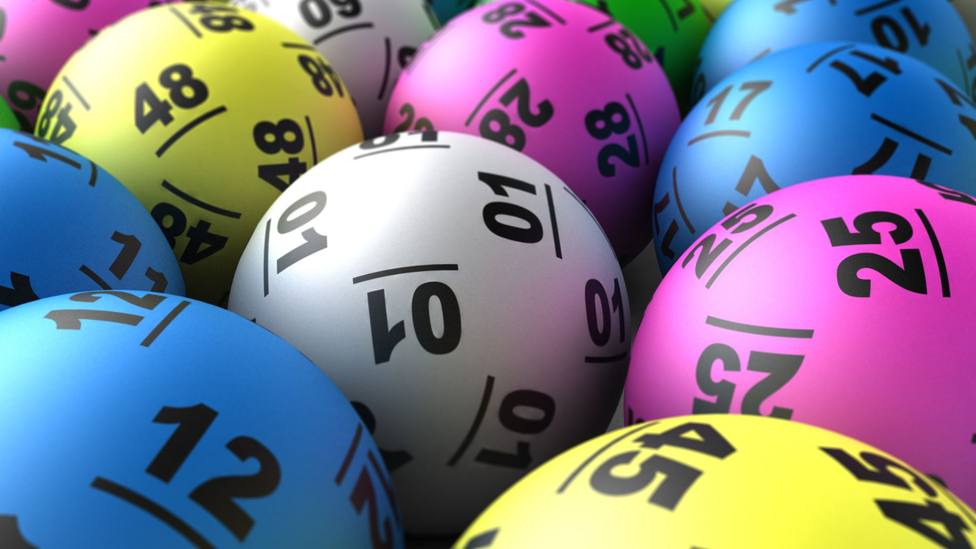 Un delincuente argentino gana más de 700.000 euros en la lotería y esto es lo que hace con el premio