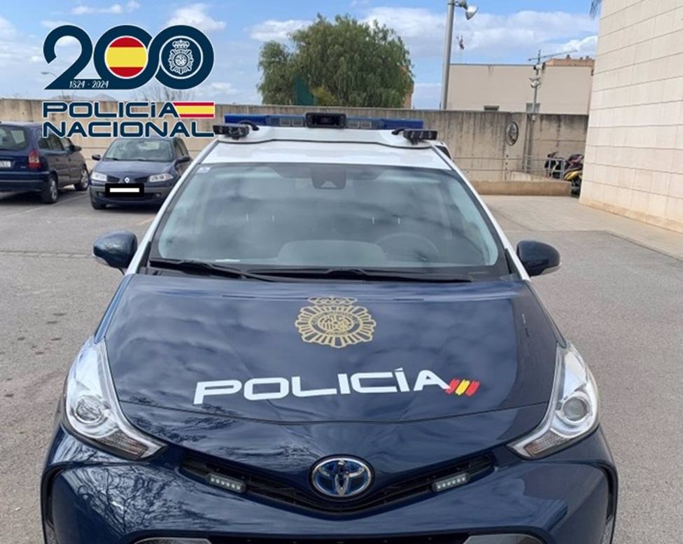 VehÃ­culo de la PolicÃ­a Nacional de Granada.