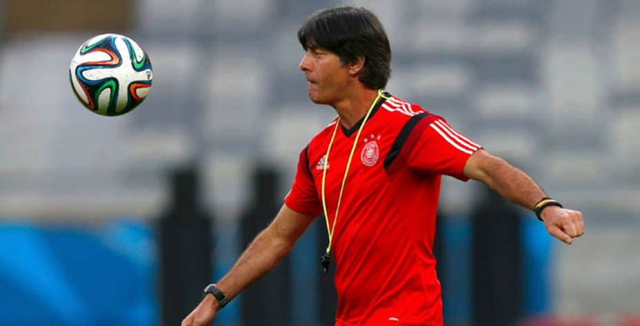 Joachim Low seguirá como seleccionador alemán hasta la Eurocopa de 2016. Reuters.