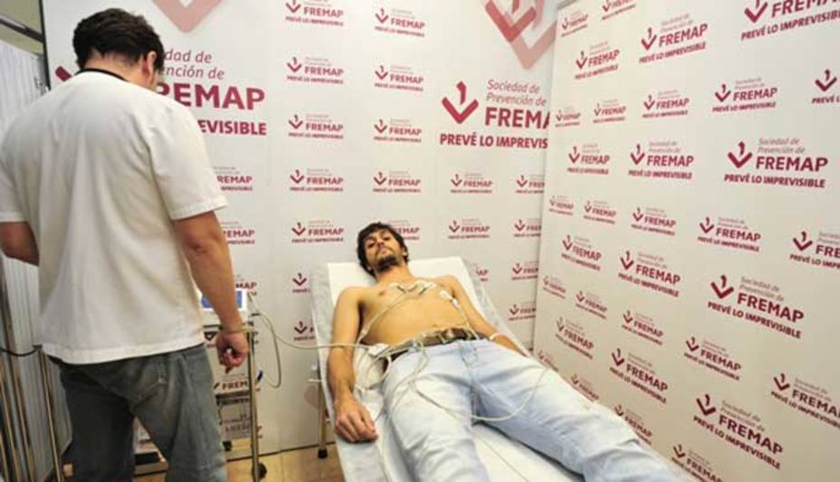 Alejandro Arribas, pasa el reconocimiento médico con el Sevilla. (@SevillaFC)