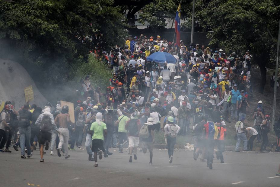 Varios heridos durante marchas opositoras en Venezuela