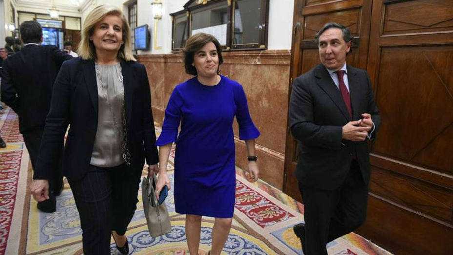 La exministra Báñez da su apoyo a Sáenz de Santamaría para liderar el PP