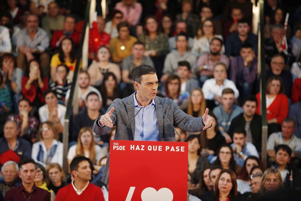 Sánchez señala que tenderá la mano a Podemos pero elude precisar si les incluirá en el Gobierno
