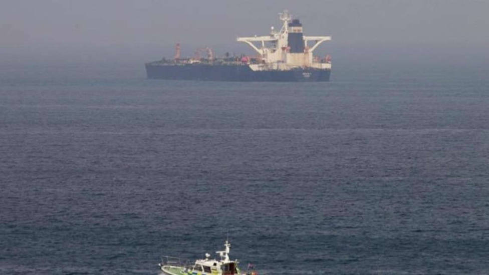 Irán captura un petrolero británico y detiene brevemente a otro en Ormuz