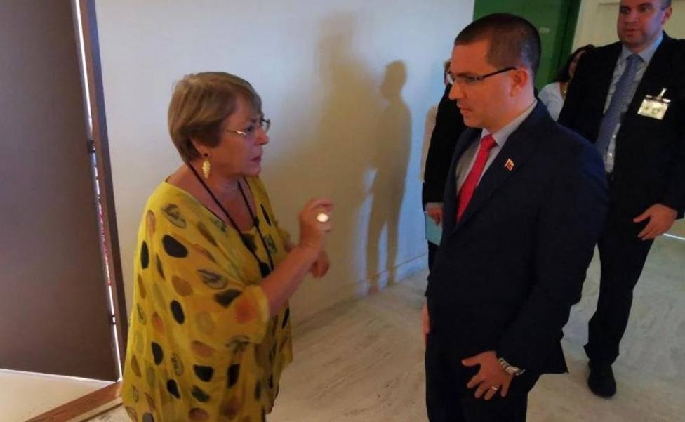 Arreaza se reúne con Bachelet tras su errático informe sobre la situación de los DDHH en Venezuela