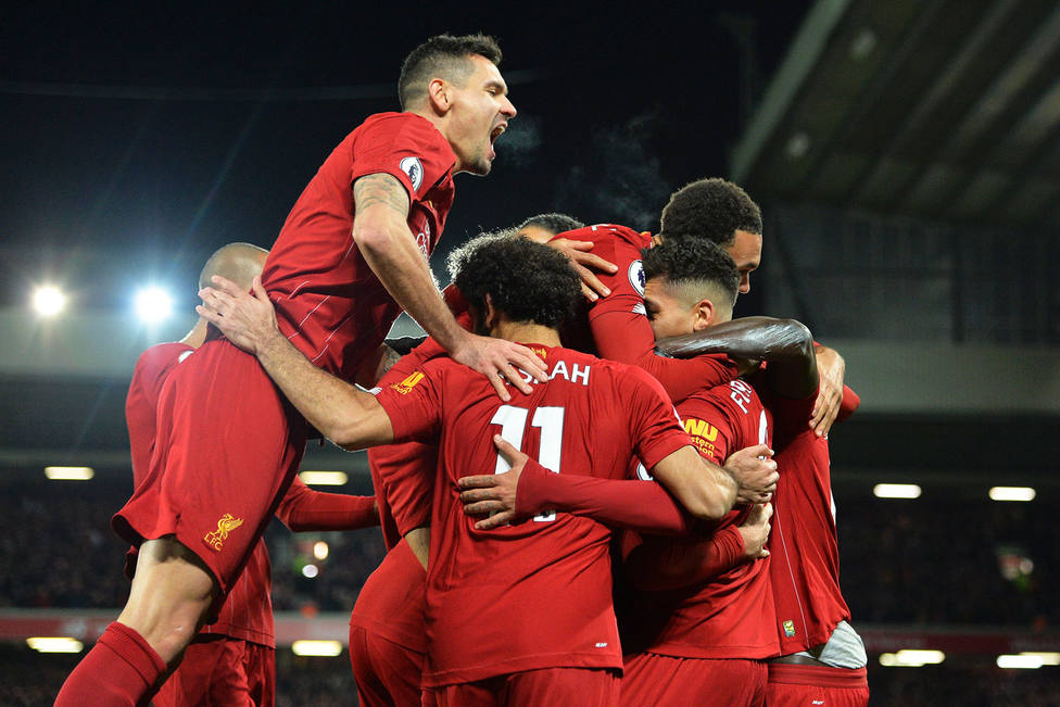 El Liverpool celebra uno de los goles al City (EFE)