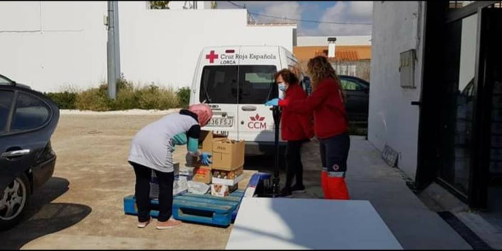Cruz Roja Lorca ha prestado atención a casi 300 familias por la emergencia de COVID19