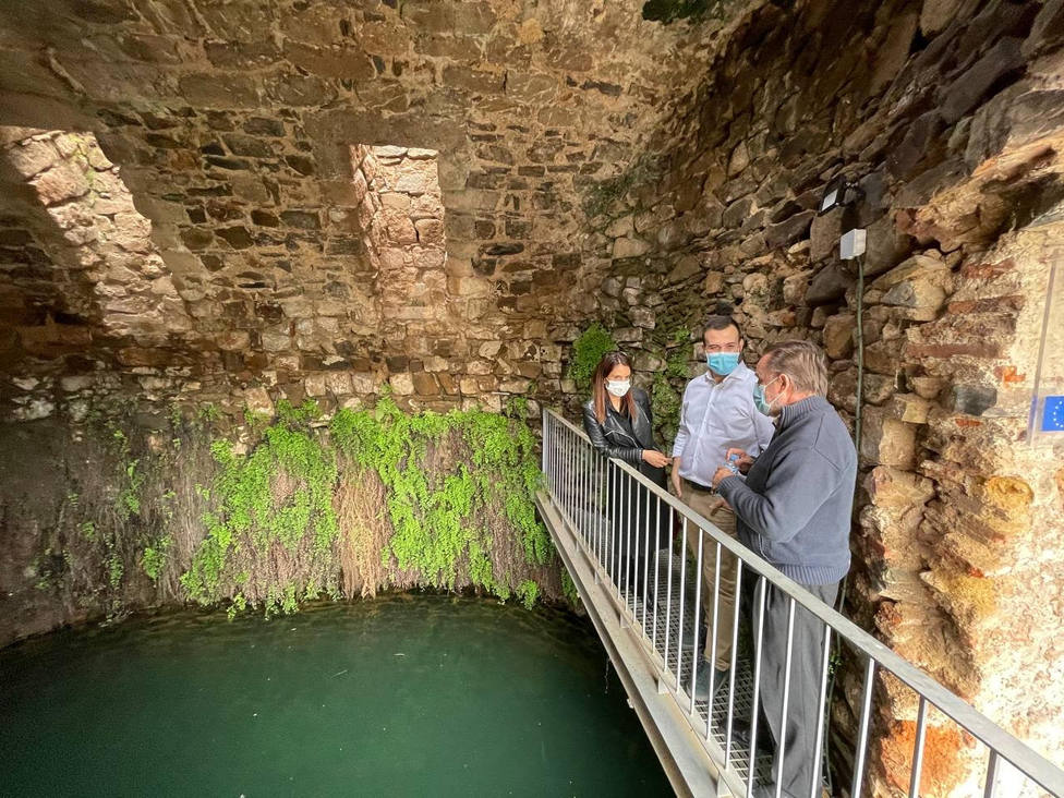 Luis Salaya visita la cisterna de San Roque