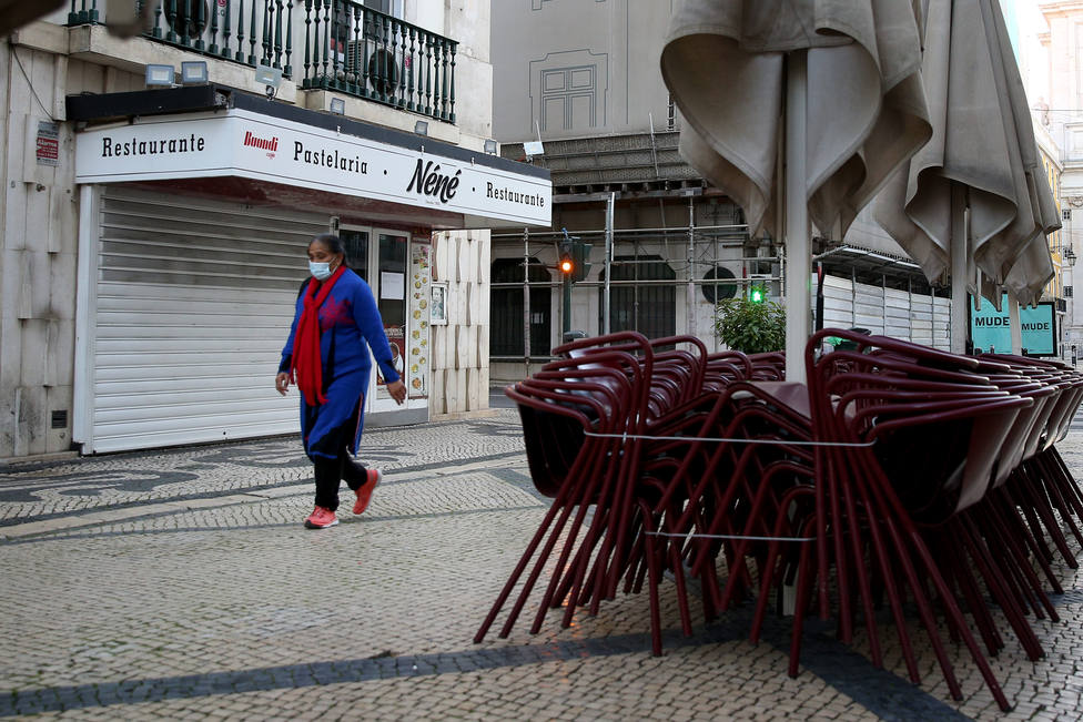 Portugal notifica 334 contagios y una muerte por coronavirus en 24 horas
