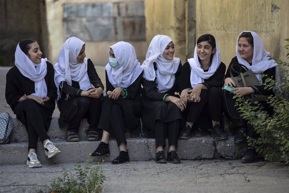 ONU Mujeres afirma que los derechos de las afganas sean prioridad en la respuesta a la crisis de Afganistán