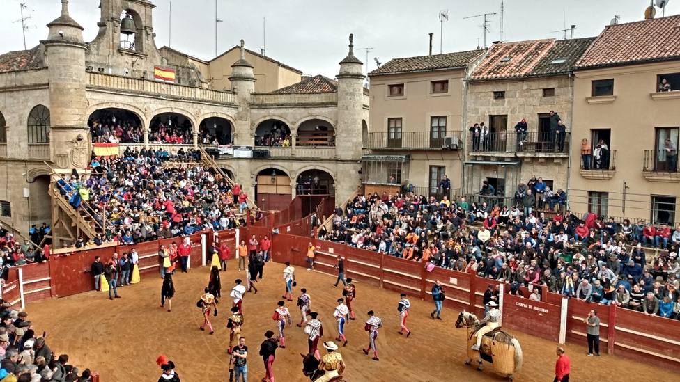 Paseíllo de la novillada celebrada este lunes en Ciudad Rodrigo (Salamanca)