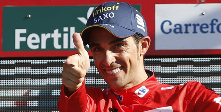 Alberto Contador, con el maillot rojo de líder. EFE