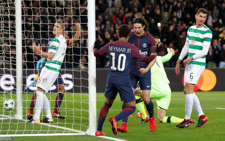 Neymar y PSG celebran uno de los goles al Celtic (Reuters)