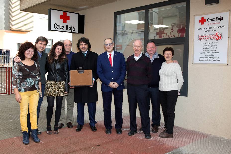 Mario Garcés en la sede de Cruz Roja Jacetania