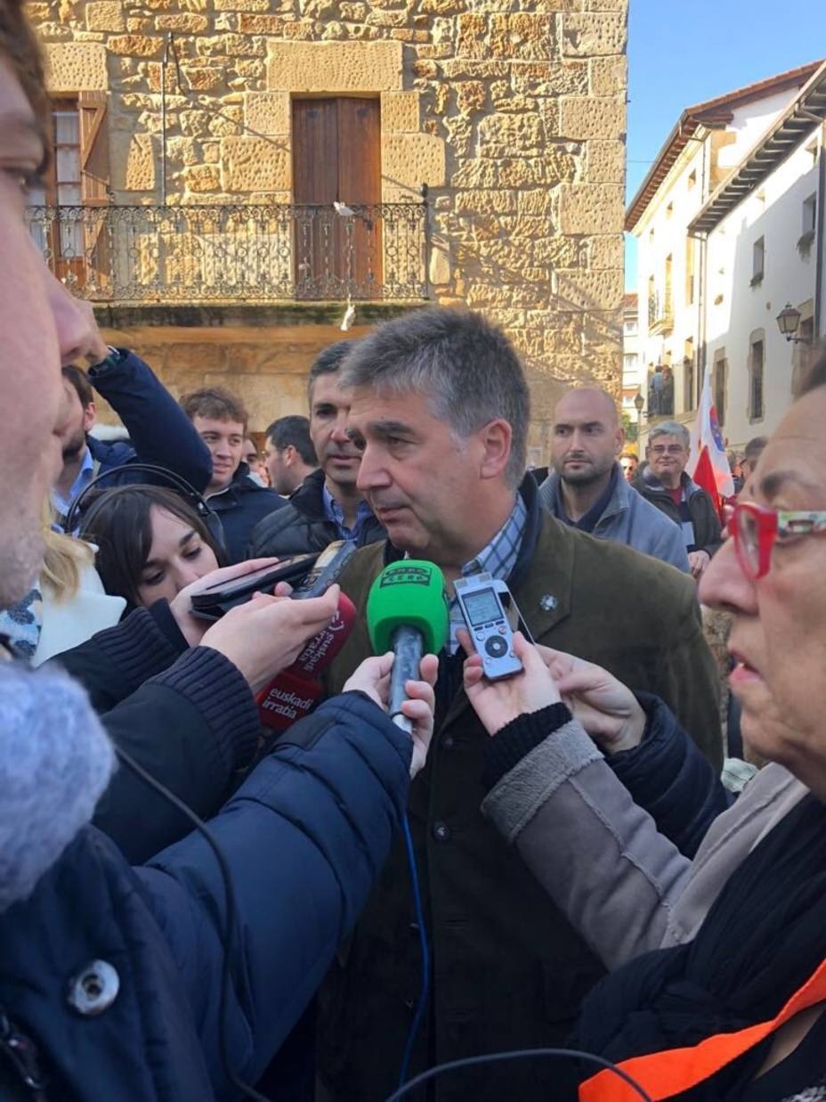 Cosidó (PP) acusa al PSOE de estar más del lado de los violentos que de los demócratas tras su ausencia en Alsasua