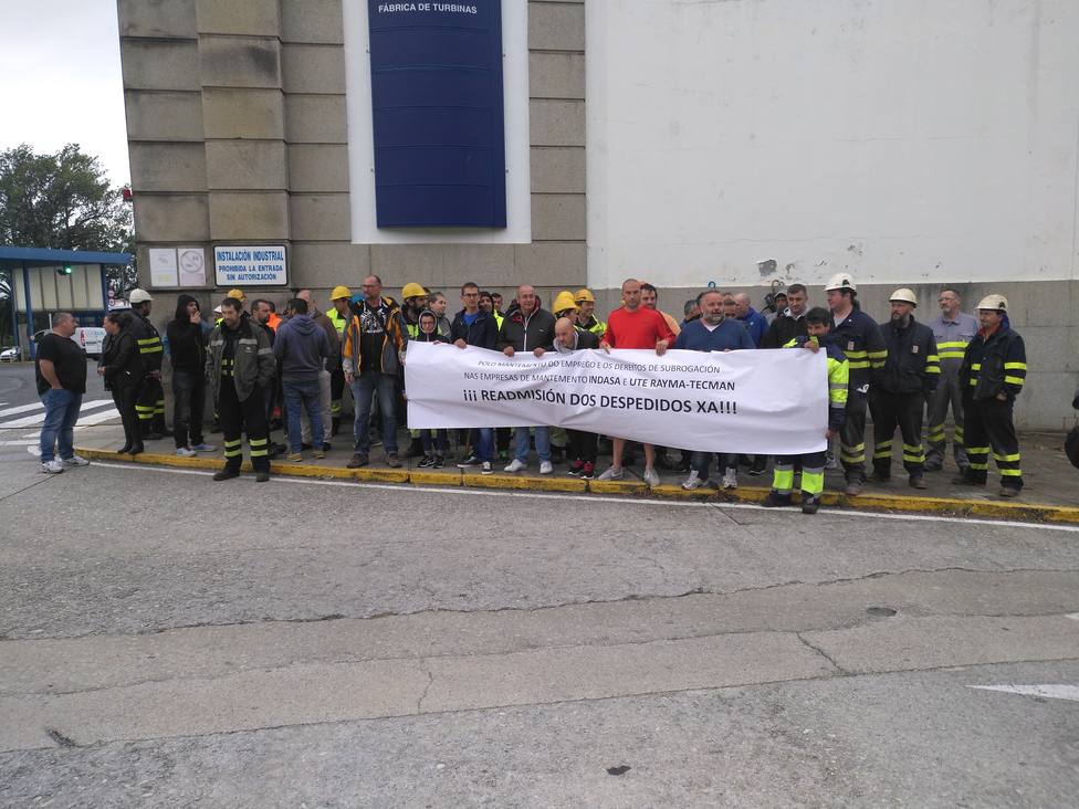 Foto de archivo de una concentración de trabajadores de la UTE Tecman-Rayma a las puertas de Navantia Ferrol