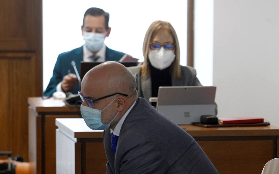 López Pérez, Coté, durante la primera sesión del juicio en A Coruña - FOTO: EFE / Kiko Delgados