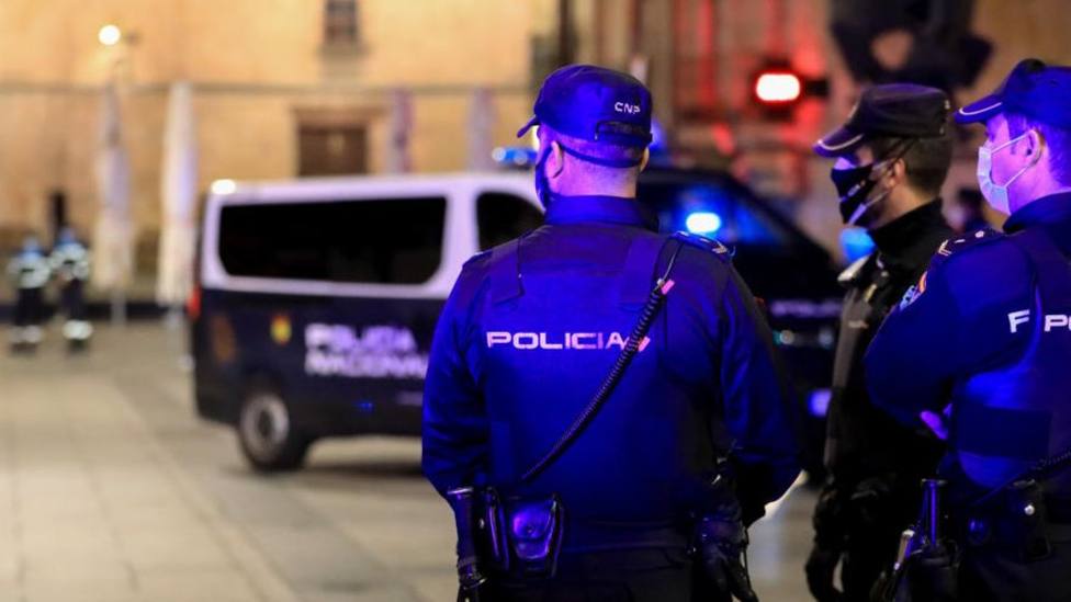 La Policía Nacional vigila las calles de una ciudad española. Foto (Archivo)