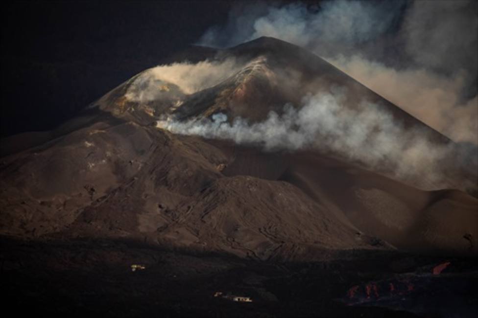 El volcán de La Palma vuelve a una tendencia descendente de actividad