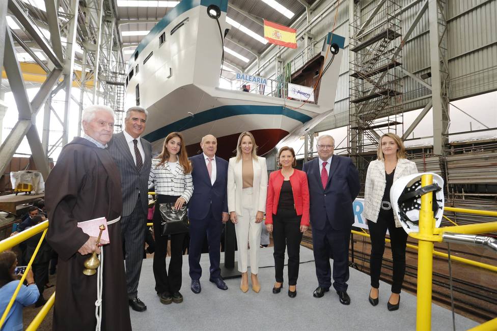 Armón bota en Vigo el primer ferri eléctrico construido en España