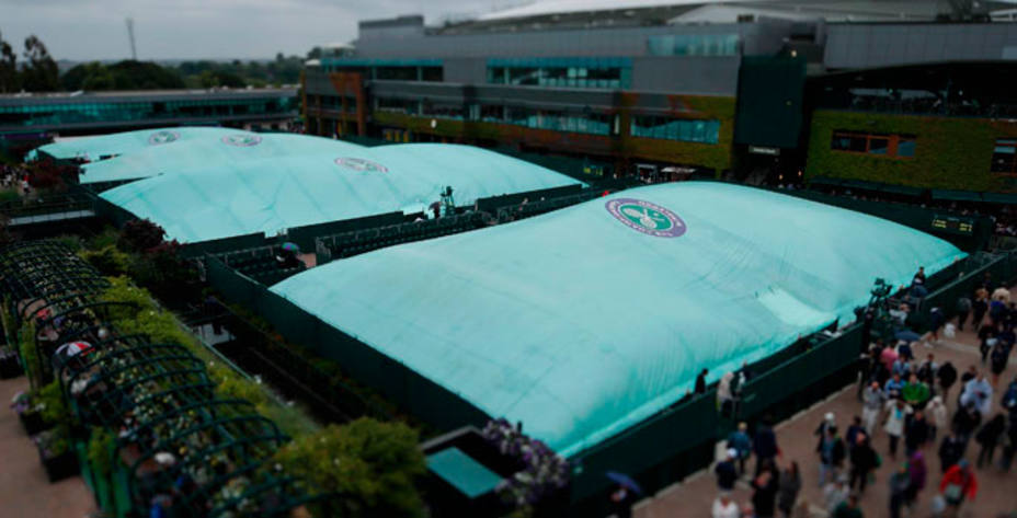La lluvia vuelve a ser protagonista en Wimbledon (REUTERS)