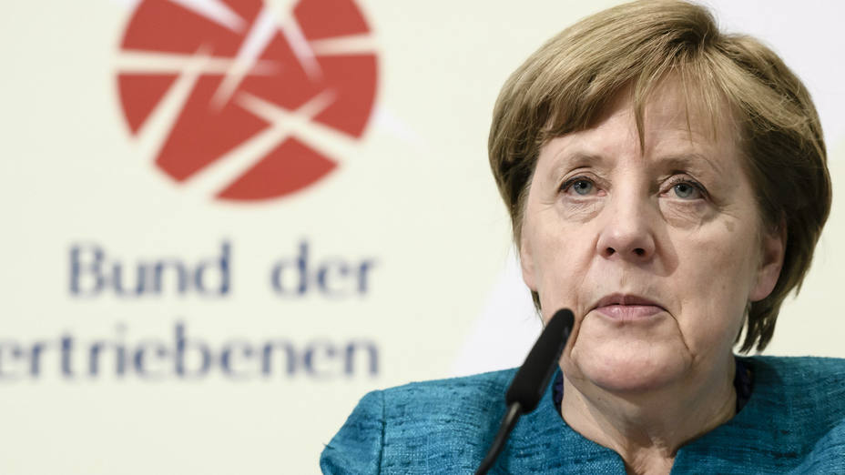 La canciller alemana, Angela Merkel, pronuncia su discurso durante la recepción anual de la Federación alemana de Desplazados (BdV), en Berlín, Alemania