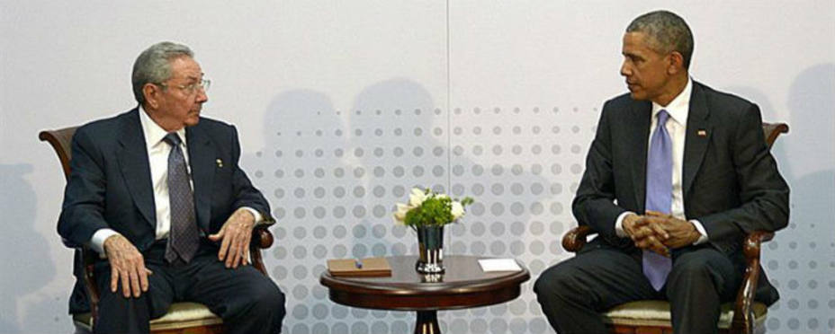 Raúl Castro y Barack Obama en la VII Cumbre de jefes de Estado y de Gobierno de las Américas en Panamá. EFE