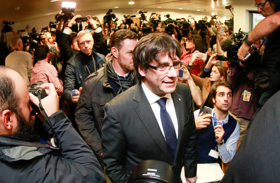 Puigdemont y sus cuatro exconsejeros declararán el viernes 17 ante el tribunal que decidirá su extradición