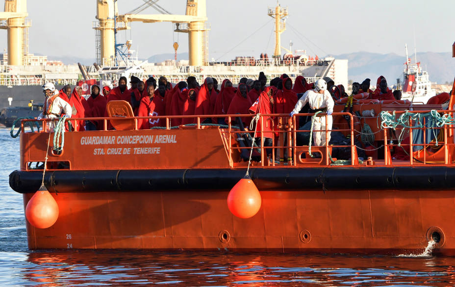 Personas rescatadas en el Mar de Alborán. EFE