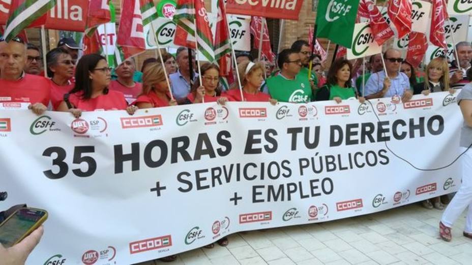Andalucía aprueba el acuerdo de 35 horas presenciales y 2,5 de teletrabajo para sus funcionarios