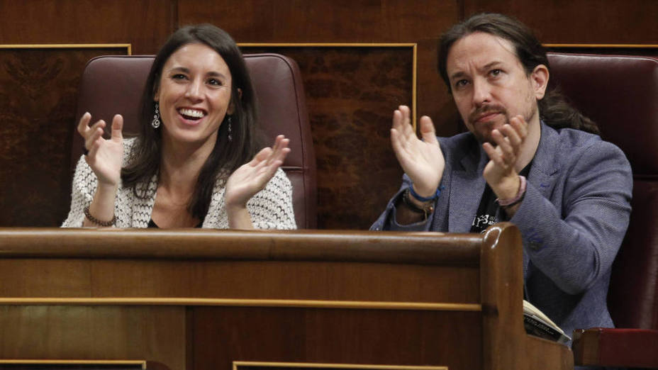 Irene Montero y Pablo Iglesias en el Congreso