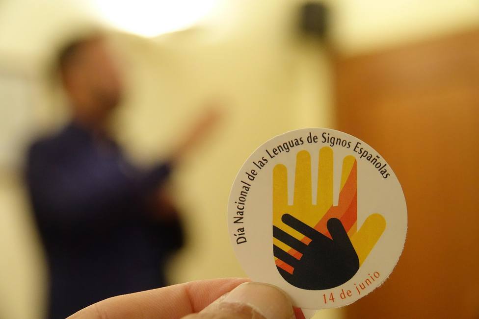 La Federación Mundial de Personas Sordas pide formar en lengua de signos a sanitarios, profesores y funcionarios