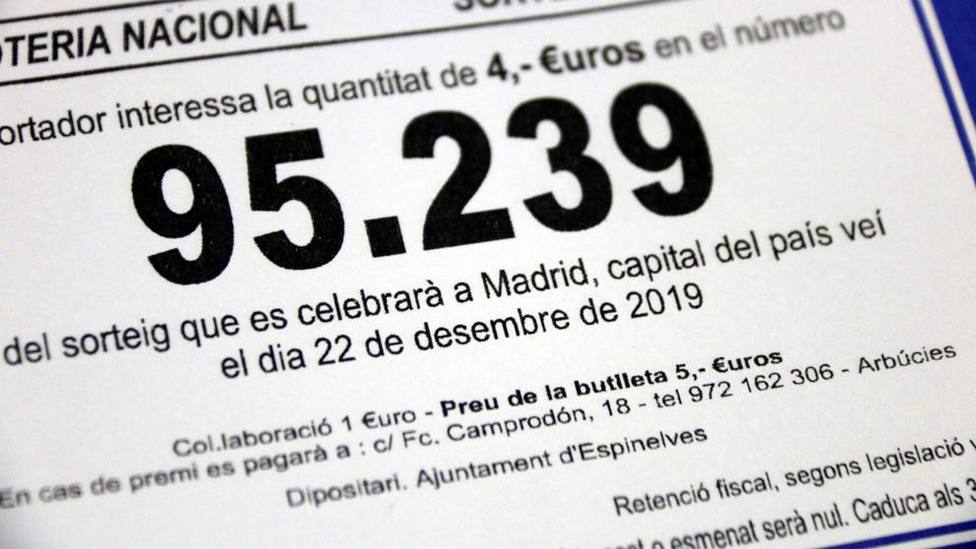 Imagen de la papeleta de la lotería con la refencia capital del país veí.Foto (ACN/ Estefania Escolá)