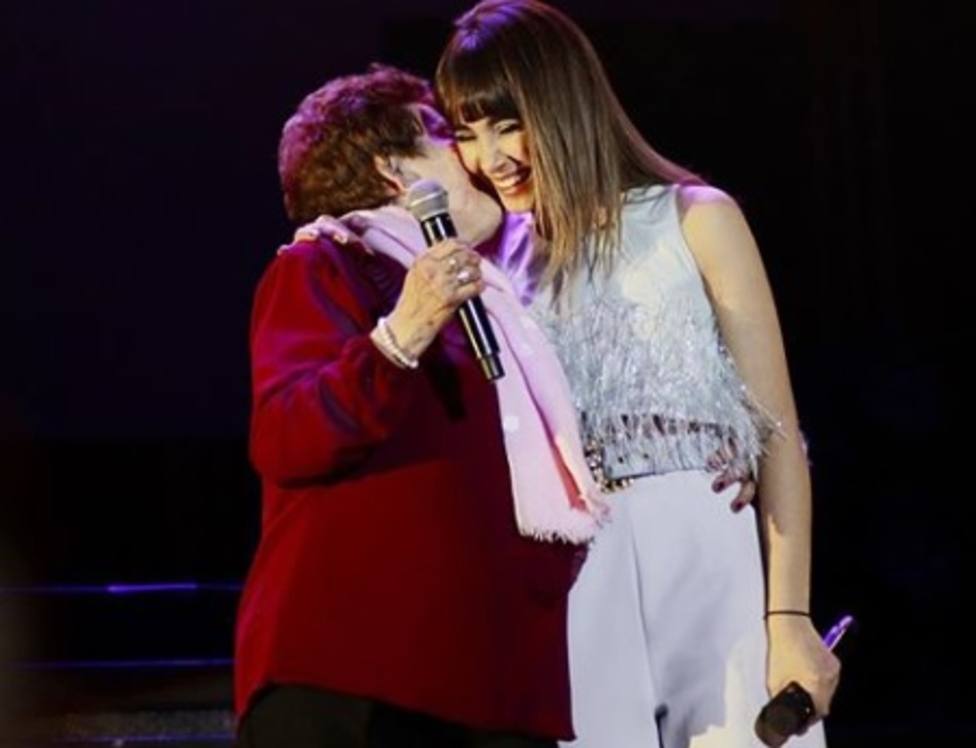 El emocionante momento en el que Aitana subió a su tía abuela a cantar durante su concierto en Granada