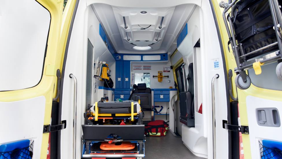 Foto de archivo del interior de una ambulancia del 061