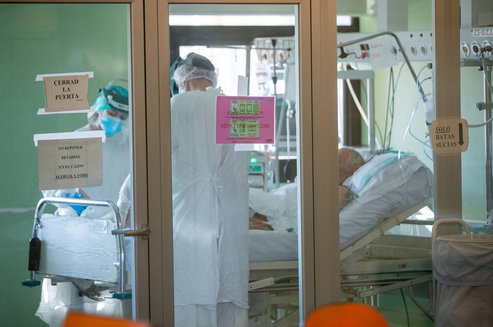Personal del Hospital Clínico de Zaragoza se prepara para tratar a pacientes de coronavirus