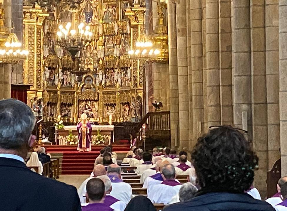 Misa funeral en la Catedral de Ourense