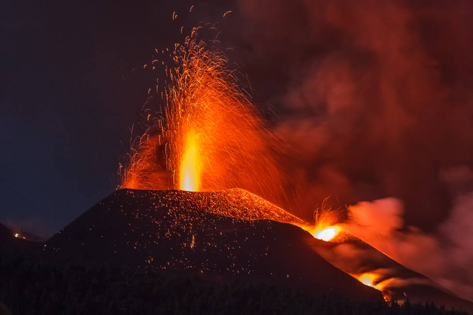El cono del volcán tiene unos 200 metros y la altura final dependerá de la duración o el tipo de material