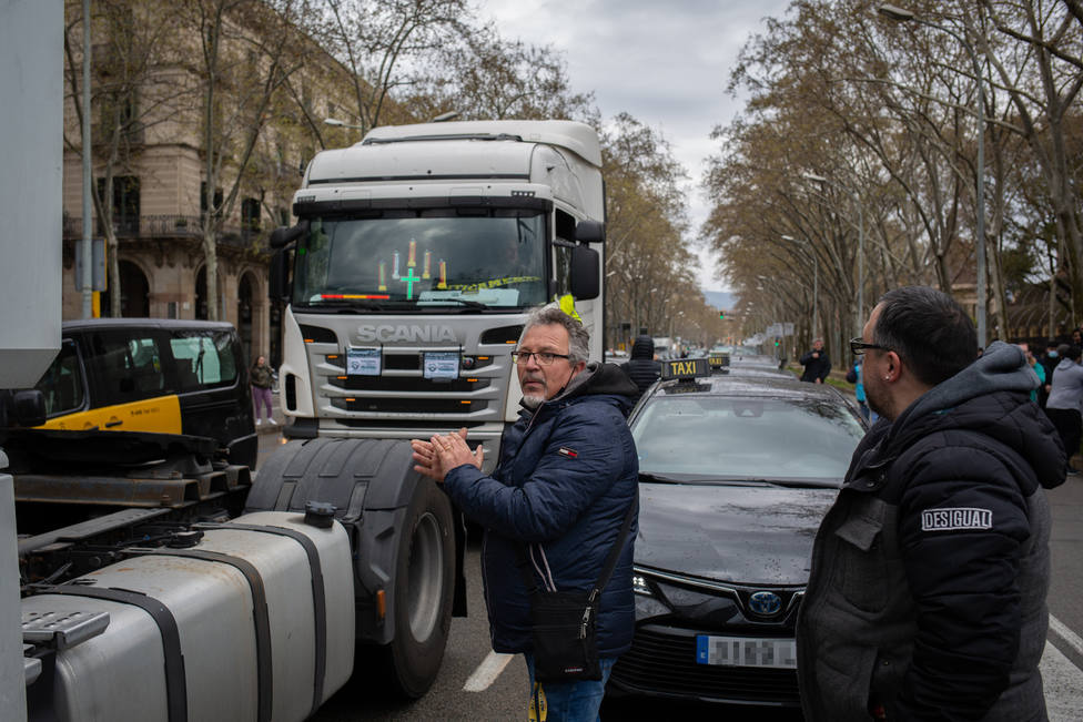 La petición de los transportistas volver a los camiones: ¿qué significa no contratar por debajo de los costes?