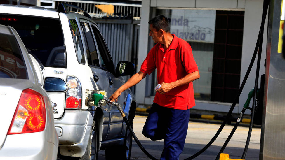 Fernando Trías de Bes explica los motivos de la subida del precio de la gasolina y cómo ahorrar en combustible