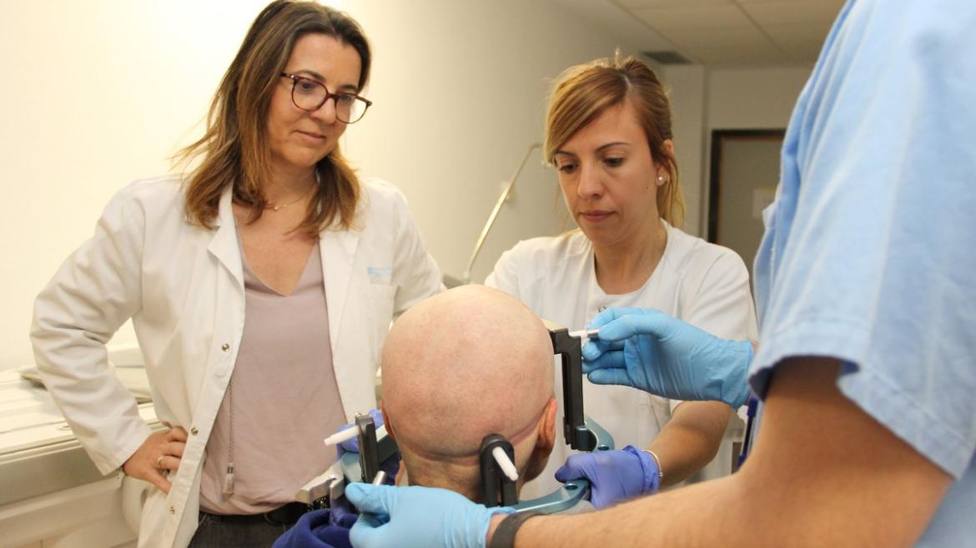 Especialistas del Hospital Clínico San Carlos organizan un curso de actualización en la terapia HIFU para el temblor esencial y dolor neuropático