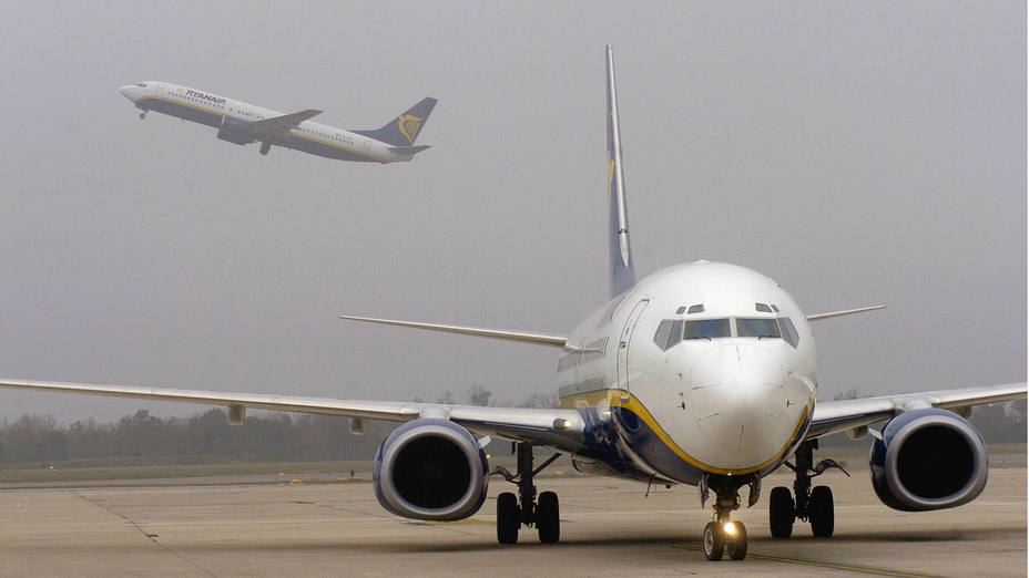 Imagen de dos aviones de Ryanair