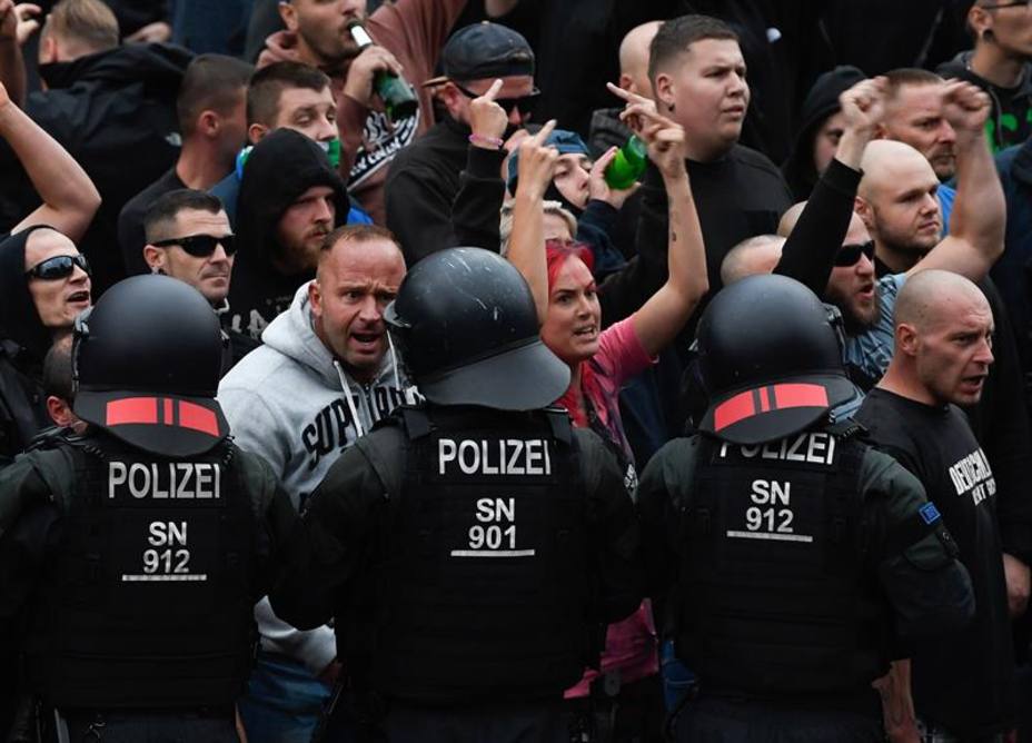 La policía alemana investiga saludos hitlerianos en la marcha neonazi de Chemnitz