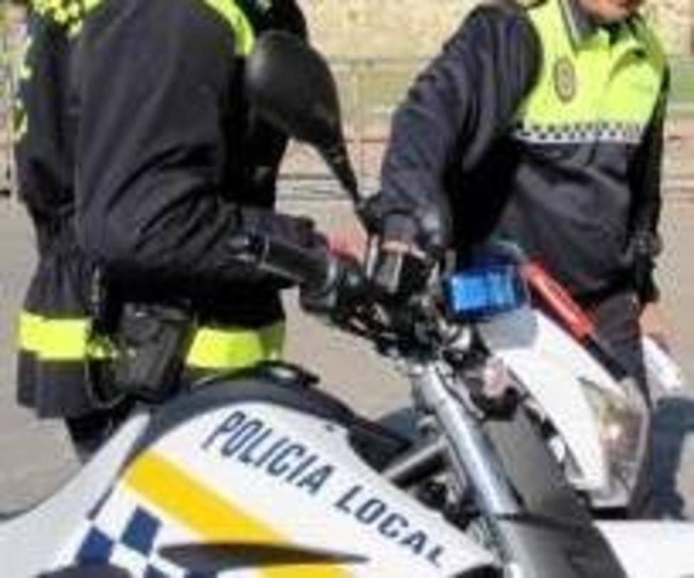 Detenido tras golpear e intentar atropellar a su expareja en la calle en La Línea (Cádiz)